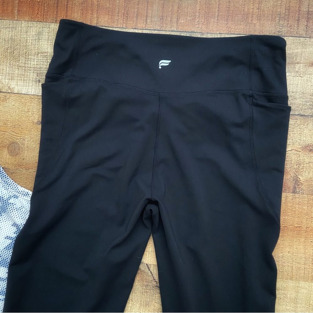 YOGA PANTS Fabletics PureLuxe Black Flared Excellent Condition - Picture 6 of 10